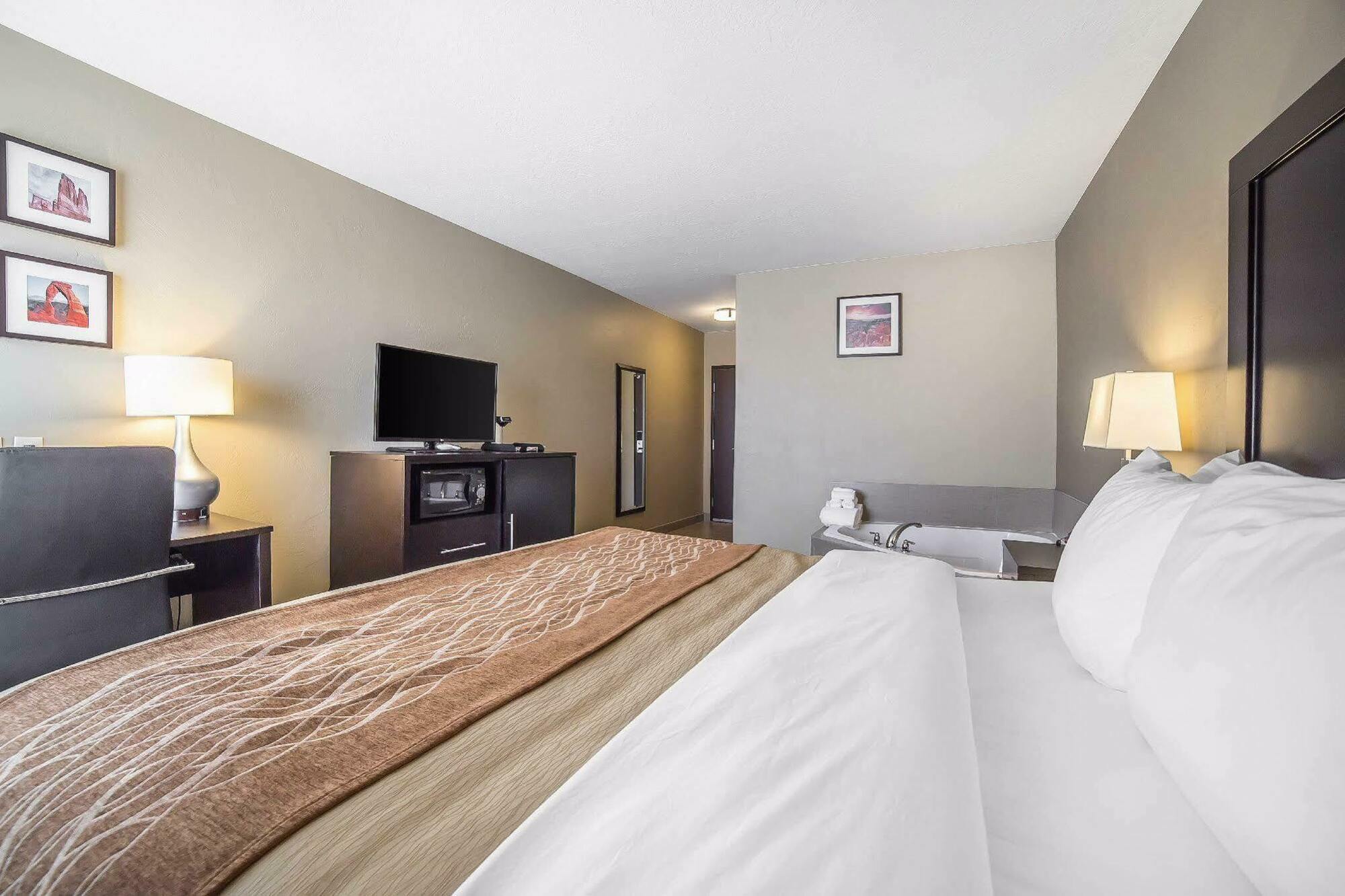 Comfort Inn & Suites Vernal - National Monument Area Экстерьер фото